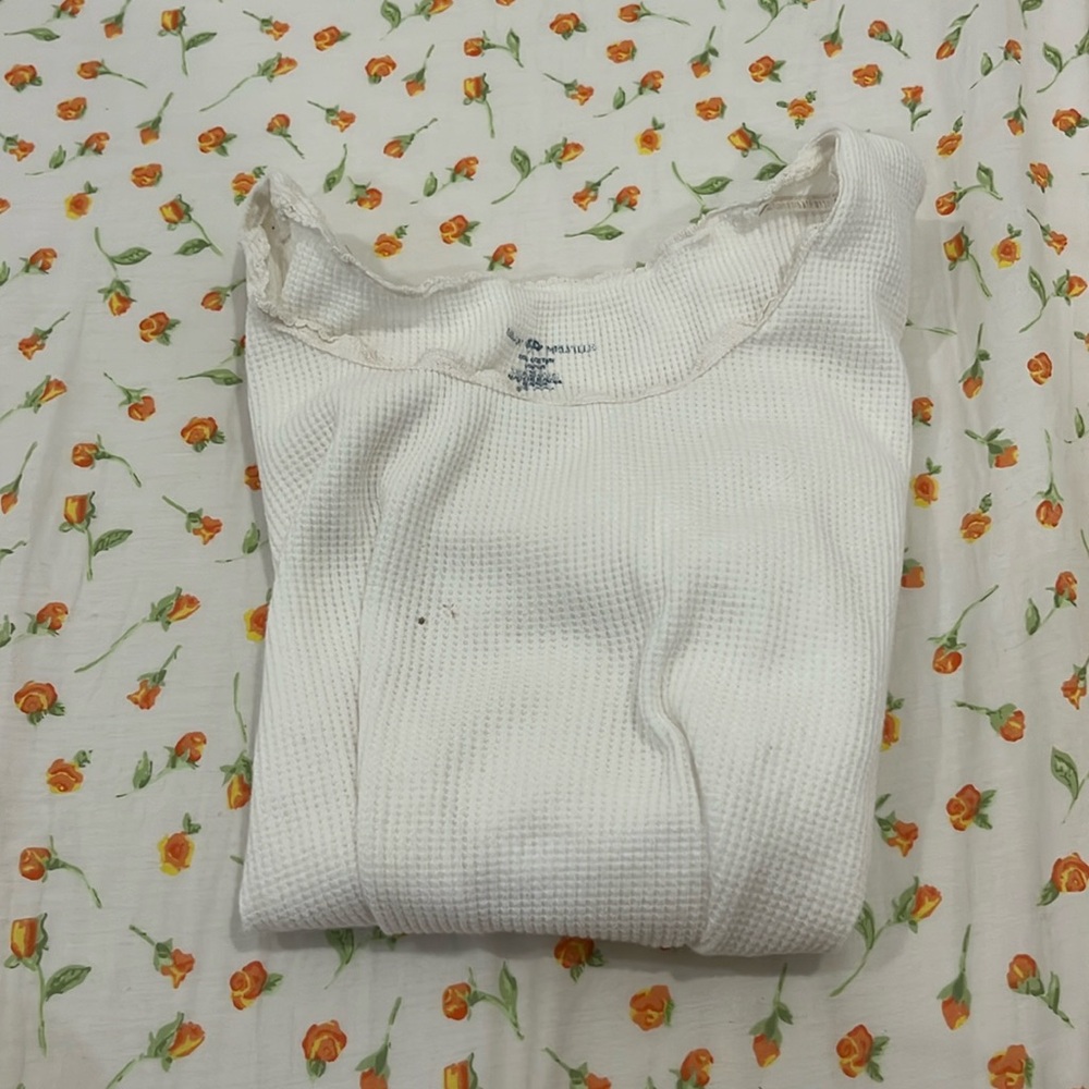 brandy melville cropped tee.